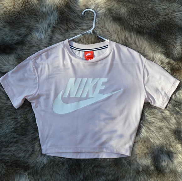 light pink nike crop top